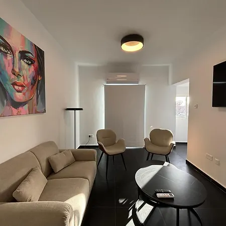 Apartment Venus Seaview 2br, Rooftop, Prime Location,