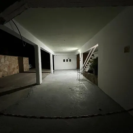 Venus Seaview 2b, Rooftop, Prime Location,