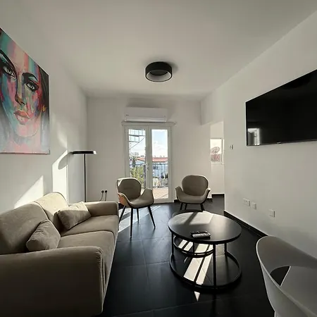 Venus Seaview 2b, Rooftop, Prime Location, *