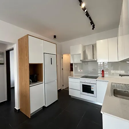 Venus Seaview 2b, Rooftop, Prime Location, * Paphos