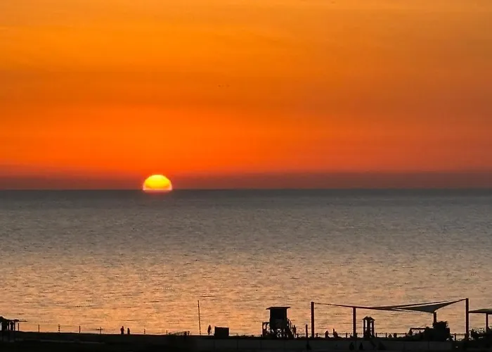 Venus Seaview 2b, Rooftop, Prime Location, パ フォス