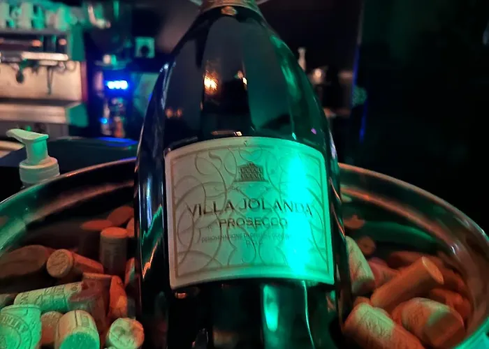 Venus Seaview 2b, Rooftop, Prime Location, アパート