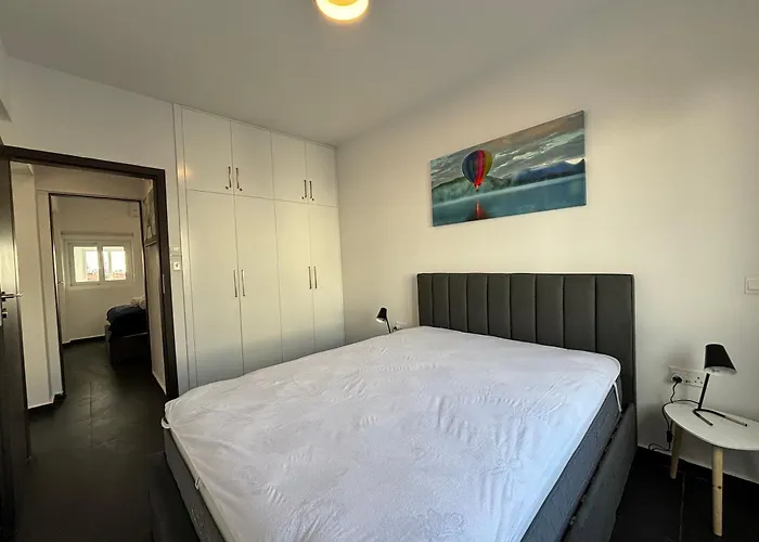 Venus Seaview 2b, Rooftop, Prime Location, パ フォス