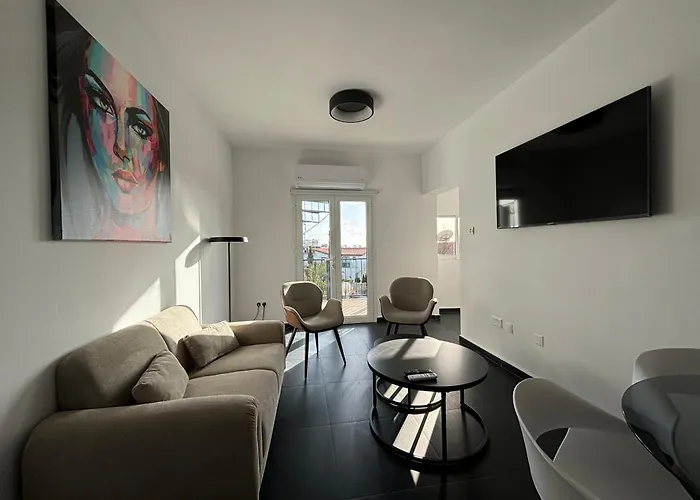 Venus Seaview 2b, Rooftop, Prime Location, *