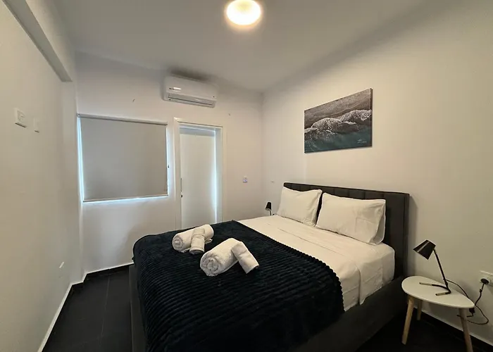 Venus Seaview 2b, Rooftop, Prime Location, アパート