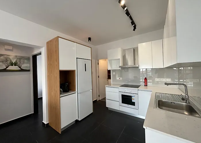 Venus Seaview 2b, Rooftop, Prime Location, * パ フォス