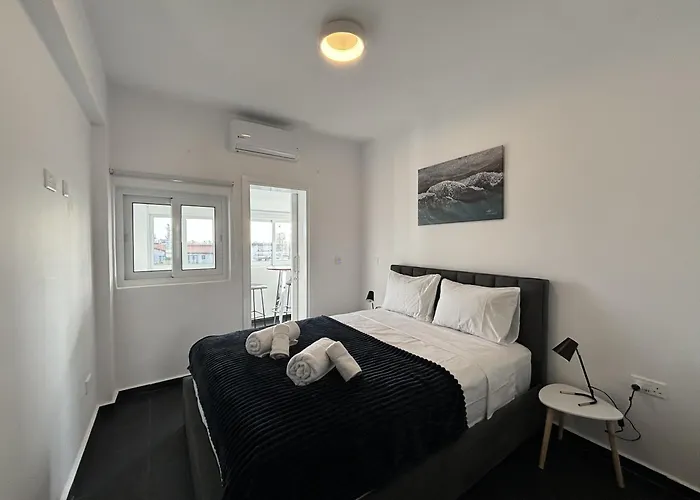 Venus Seaview 2b, Rooftop, Prime Location, *