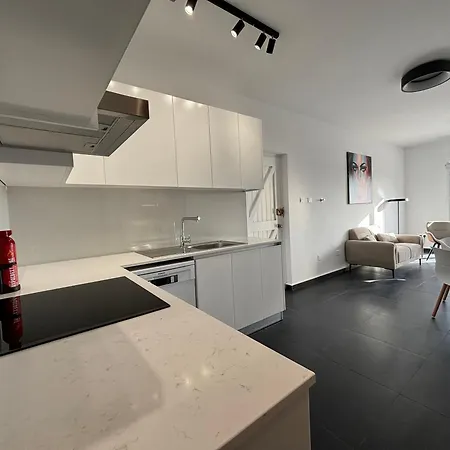 Venus Seaview 2b, Rooftop, Prime Location, Apartment Paphos
