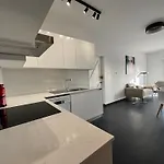 Venus Seaview 2b, Rooftop, Prime Location, شقة بافوس